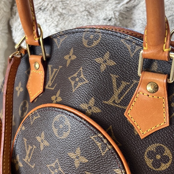 Louis Vuitton Brown and Tan Monogram Bag - Picture 8 of 16